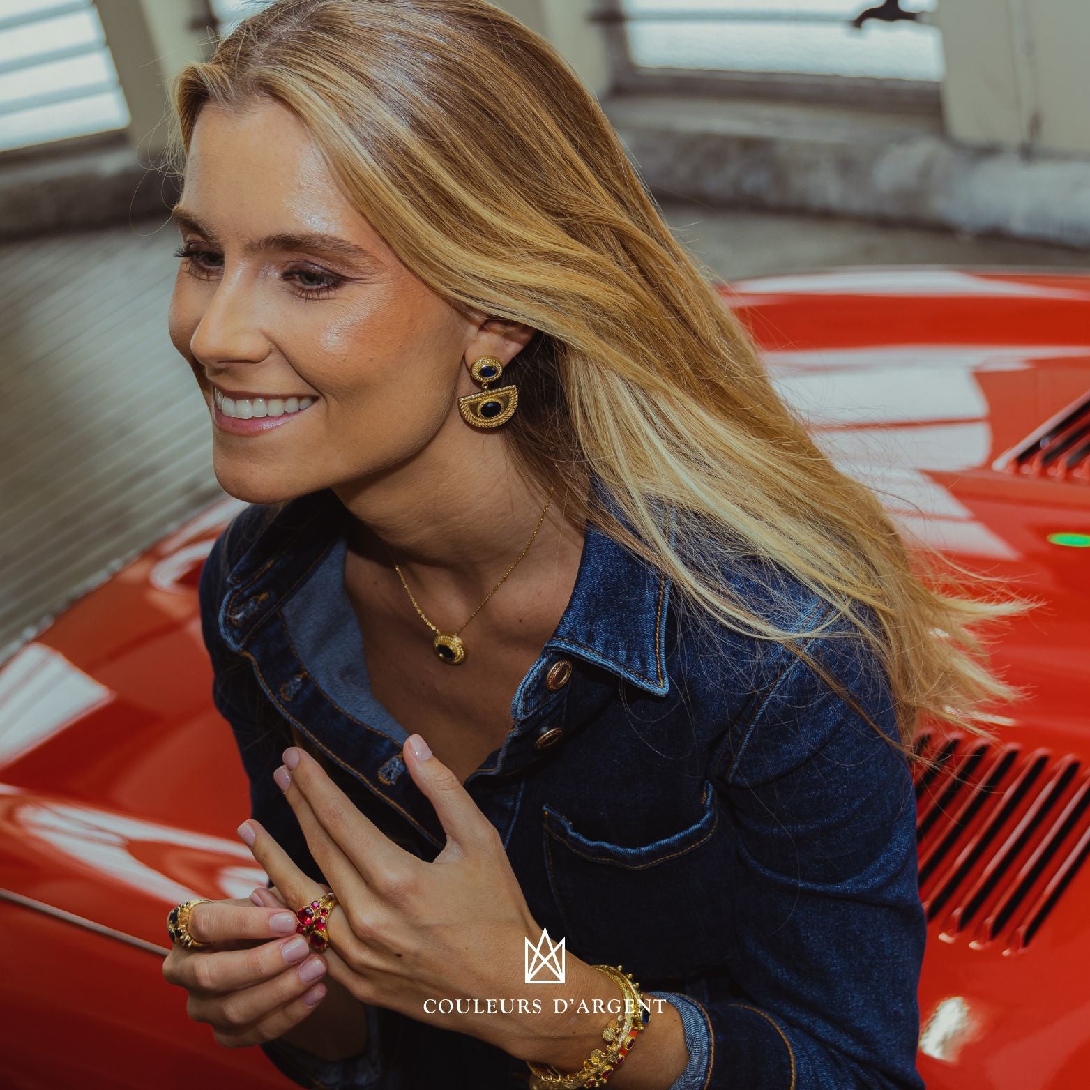Joia em prata 925 da Couleurs d’Argent em uso, destacando brilho e acabamento