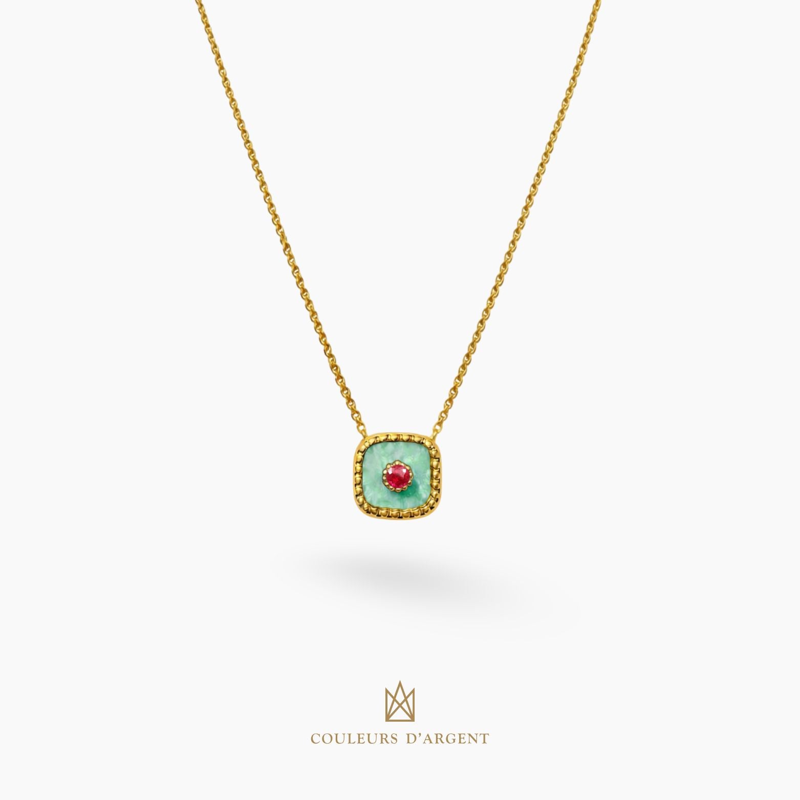 colar em prata 925 com pedra natural ou sintética, fotografado em fundo branco – Couleurs d’Argent