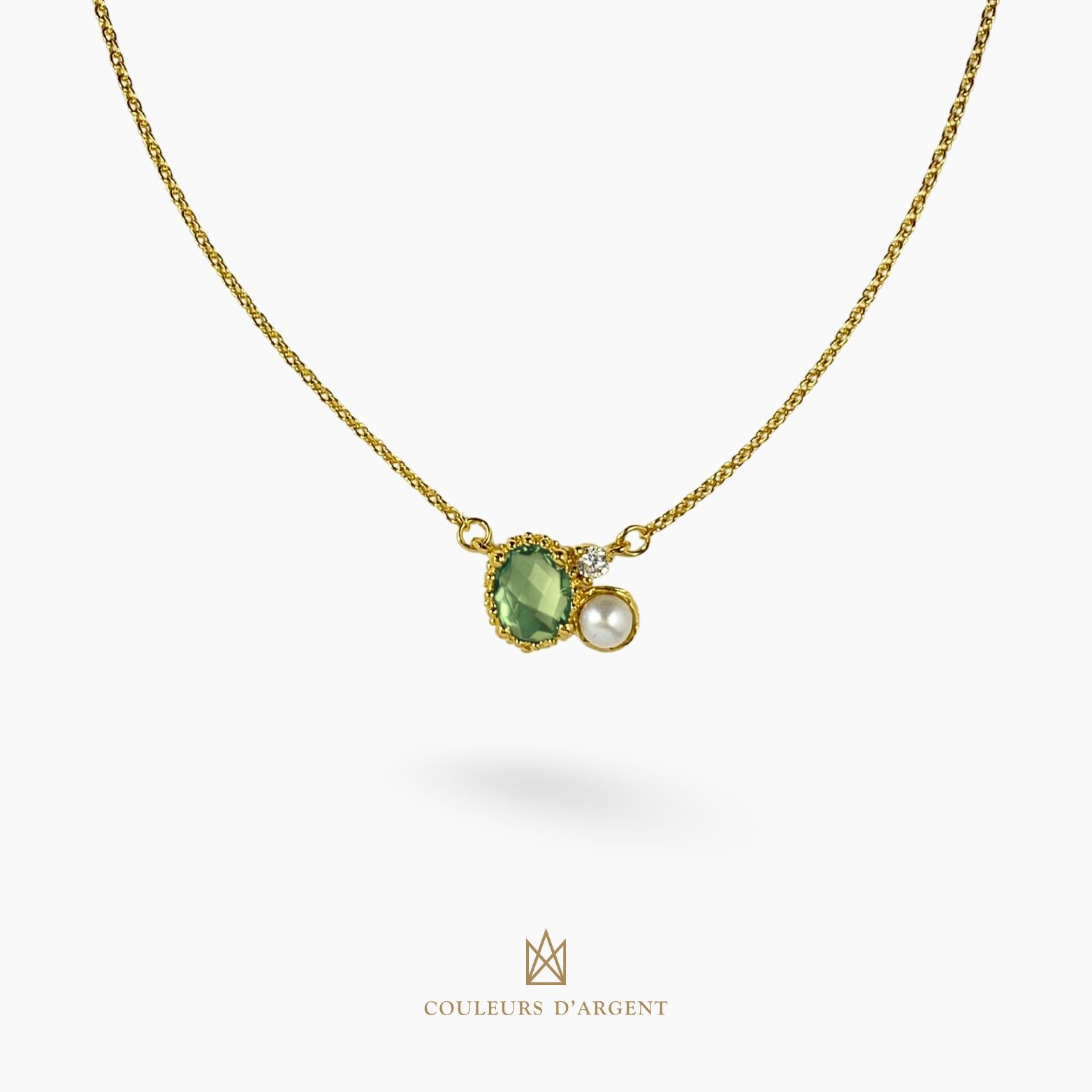 colar em prata 925 com pedra natural ou sintética, fotografado em fundo branco – Couleurs d’Argent