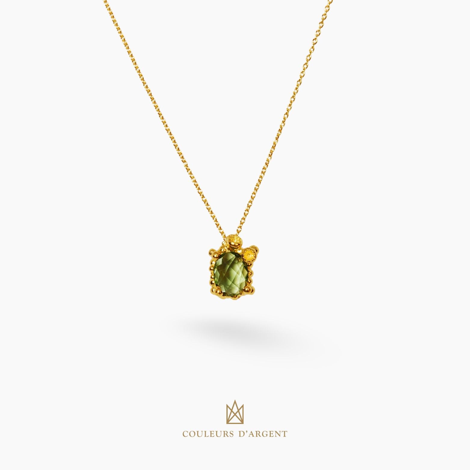 colar em prata 925 com pedra natural ou sintética, fotografado em fundo branco – Couleurs d’Argent