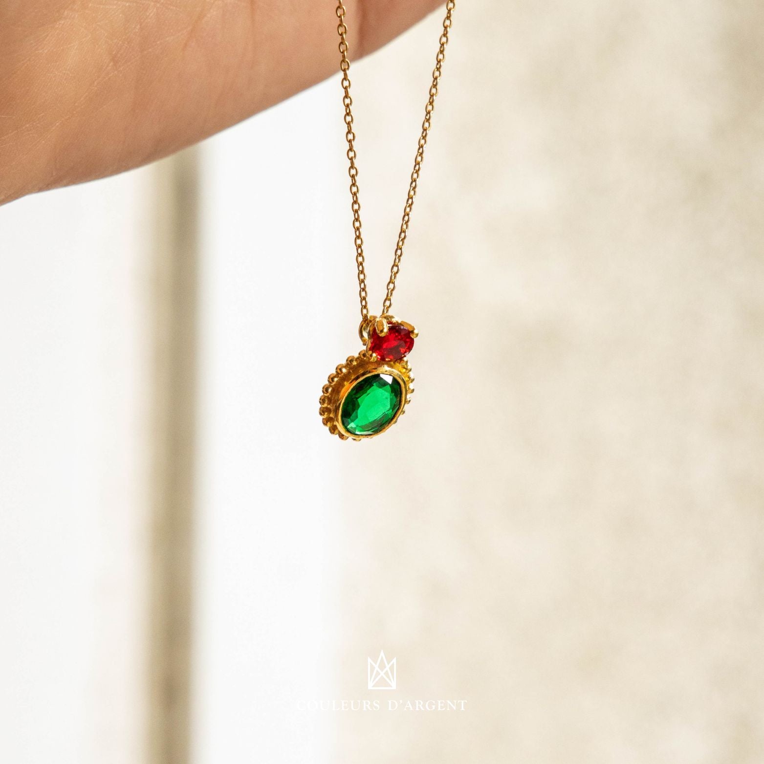 Joia em prata 925 da Couleurs d’Argent em uso, destacando brilho e acabamento, Portugal