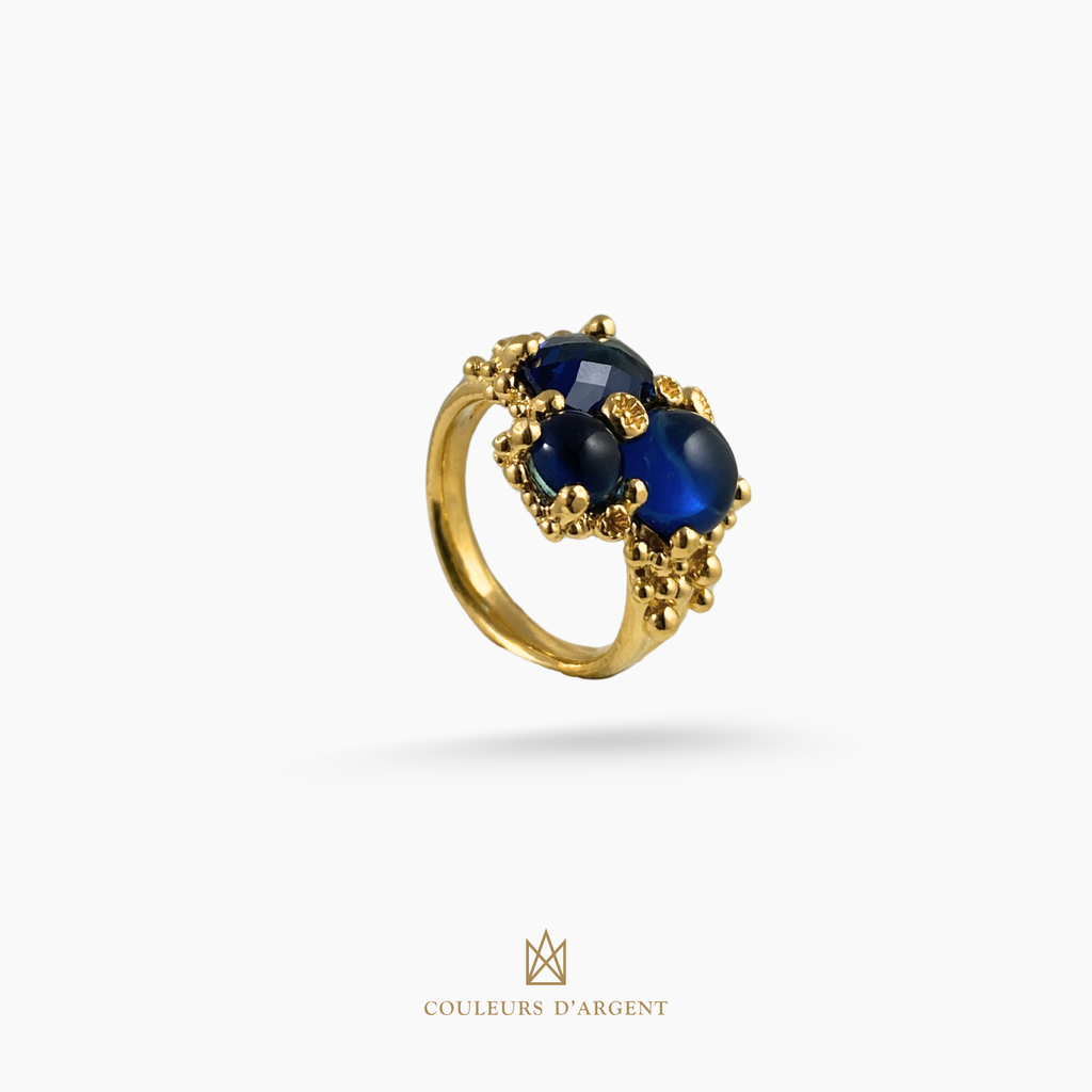 anel dourado de prata 925 com pedra natural ou sintética, plaqueado e banhado a ouro 18k e fotografado em fundo branco – Couleurs d’Argent
