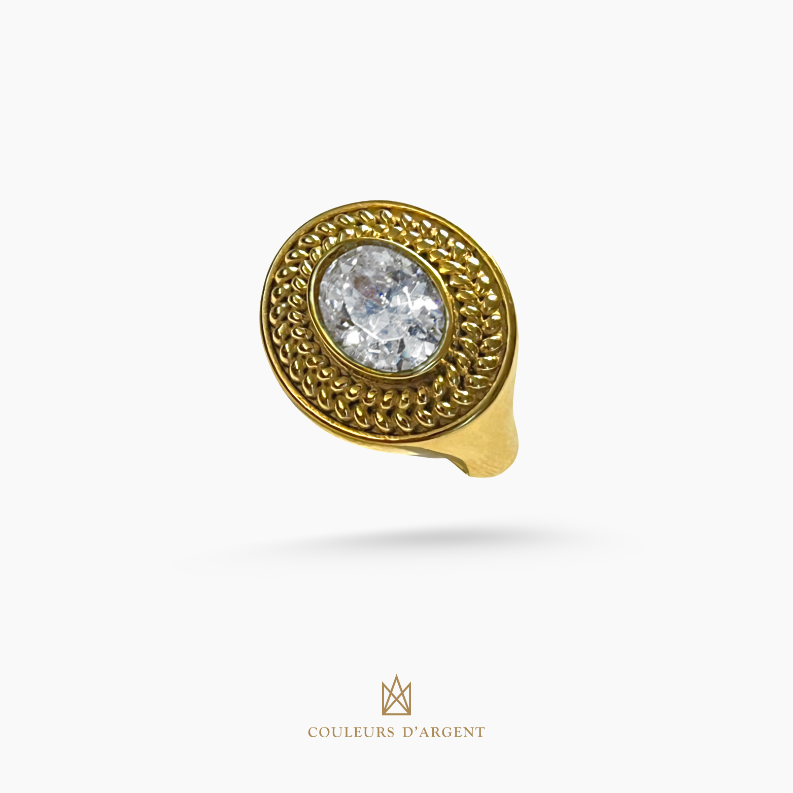 anel dourado de prata 925 com pedra natural, plaqueado e banhado a ouro 18k e fotografado em fundo branco – Couleurs d’Argent

