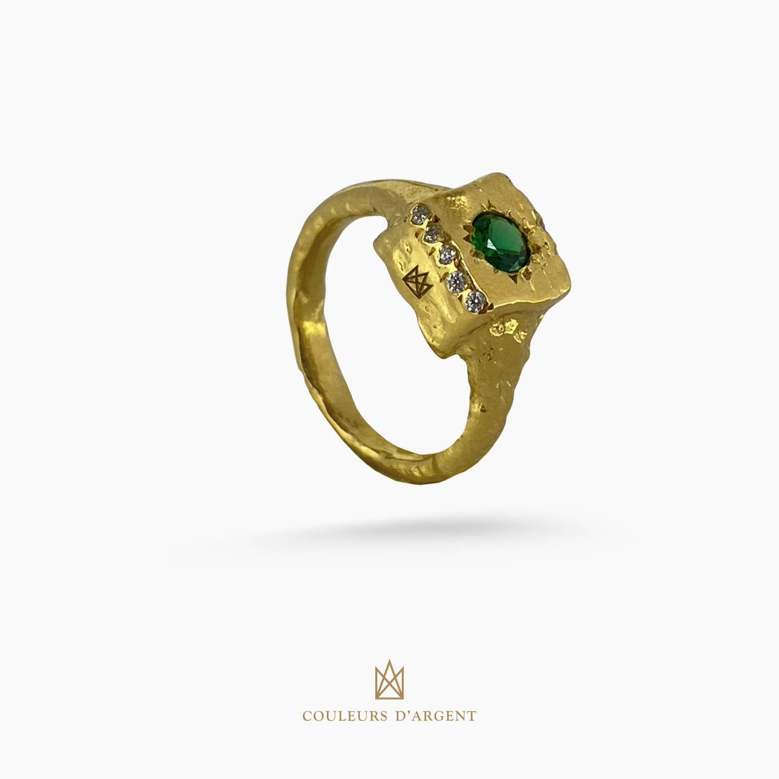 Anel de Prata 925.pratadelei. fundo branco, com pedras naturais, couleurs d'argent_fotografado em fundo branco_saphira_zircónia_quartz_prata plaqueada_banhado a ouro_ouro 18k_europa_portugal_dourado_prata dourada_prata de lei_prasiolite_joia_jewelry_jewellry_pearl_gold_silver_luxury_design_perolas_perola