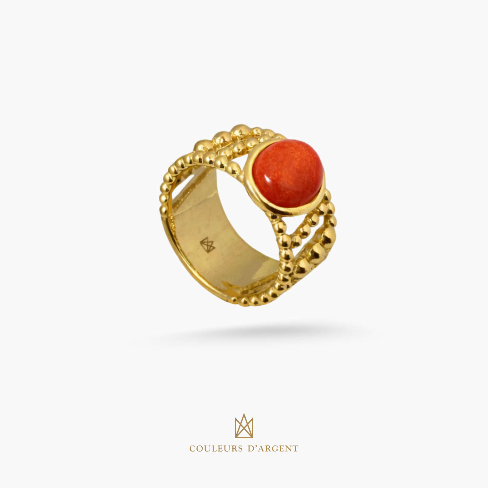 Anel de Prata 925_Pratadelei_fotografado em  fundo branco, com pedras naturais_ couleurs d'argent_saphira_zircónia_quartz_prata plaqueada_banhado a ouro_ouro 18k_europa_portugal_dourado_prata dourada_prata de lei_Prata plaqueda_prasiolite_joia_jewelry_jewellry_pearl_gold_silver_luxury_design_perolas_perola