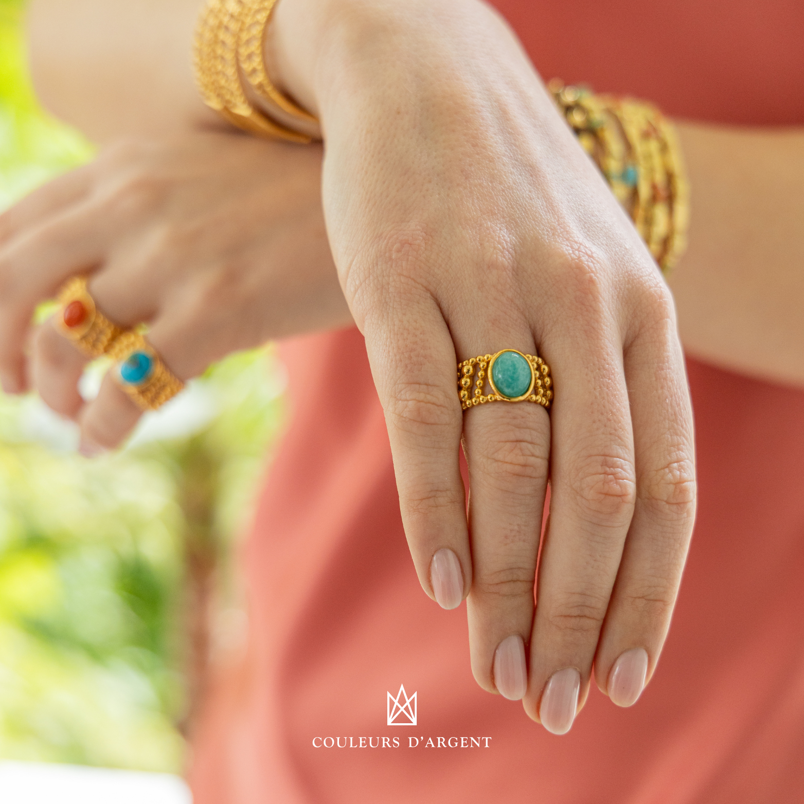 Anel de Prata 925_Pratadelei_fotografado em  fundo branco, com pedras naturais_ couleurs d'argent_saphira_zircónia_quartz_prata plaqueada_banhado a ouro_ouro 18k_europa_portugal_dourado_prata dourada_prata de lei_Prata plaqueda_prasiolite_joia_jewelry_jewellry_pearl_gold_silver_luxury_design_perolas_perola
