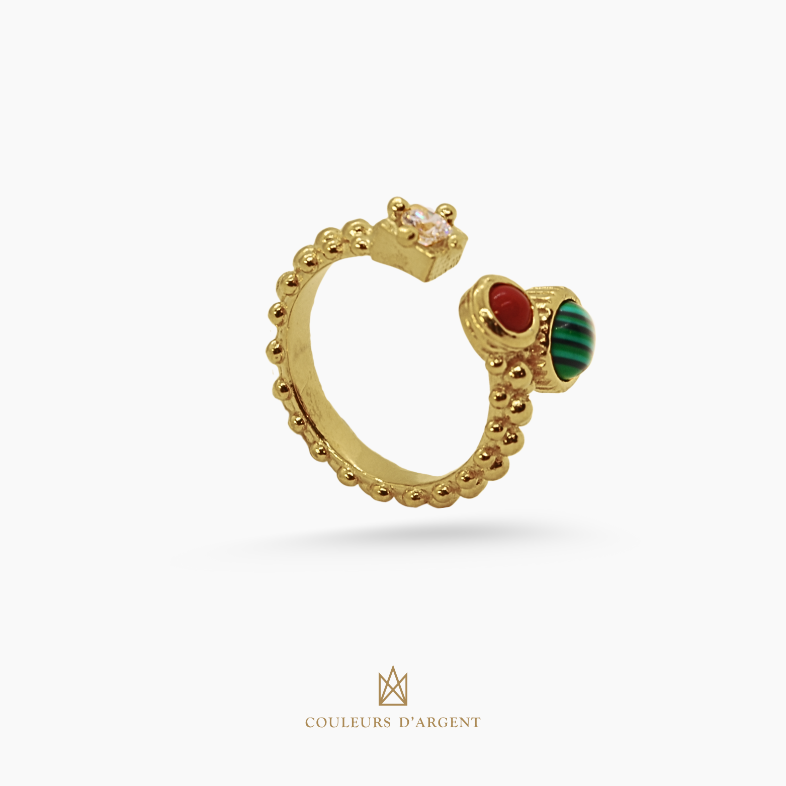 anel dourado de prata 925 com pedra natural ou sintética, plaqueado e banhado a ouro 18k e fotografado em fundo branco – Couleurs d’Argent
