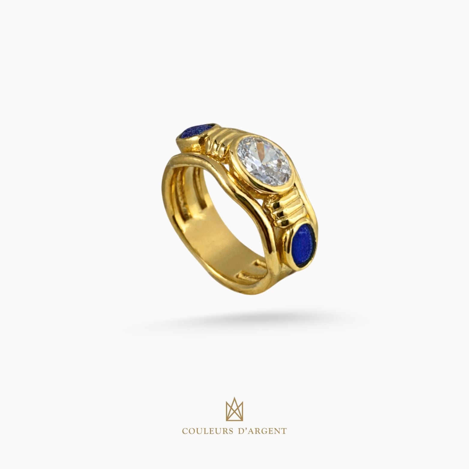 anel dourado de prata 925 com pedra natural ou sintética, plaqueado e banhado a ouro 18k e fotografado em fundo branco – Couleurs d’Argent
