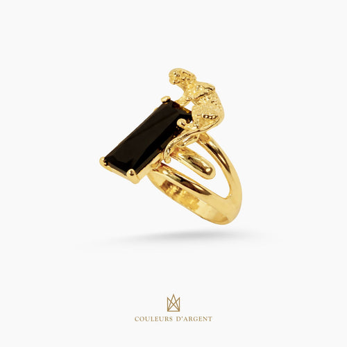 anel dourado de prata 925 com pedra natural ou sintética, plaqueado e banhado a ouro 18k e fotografado em fundo branco – Couleurs d’Argent