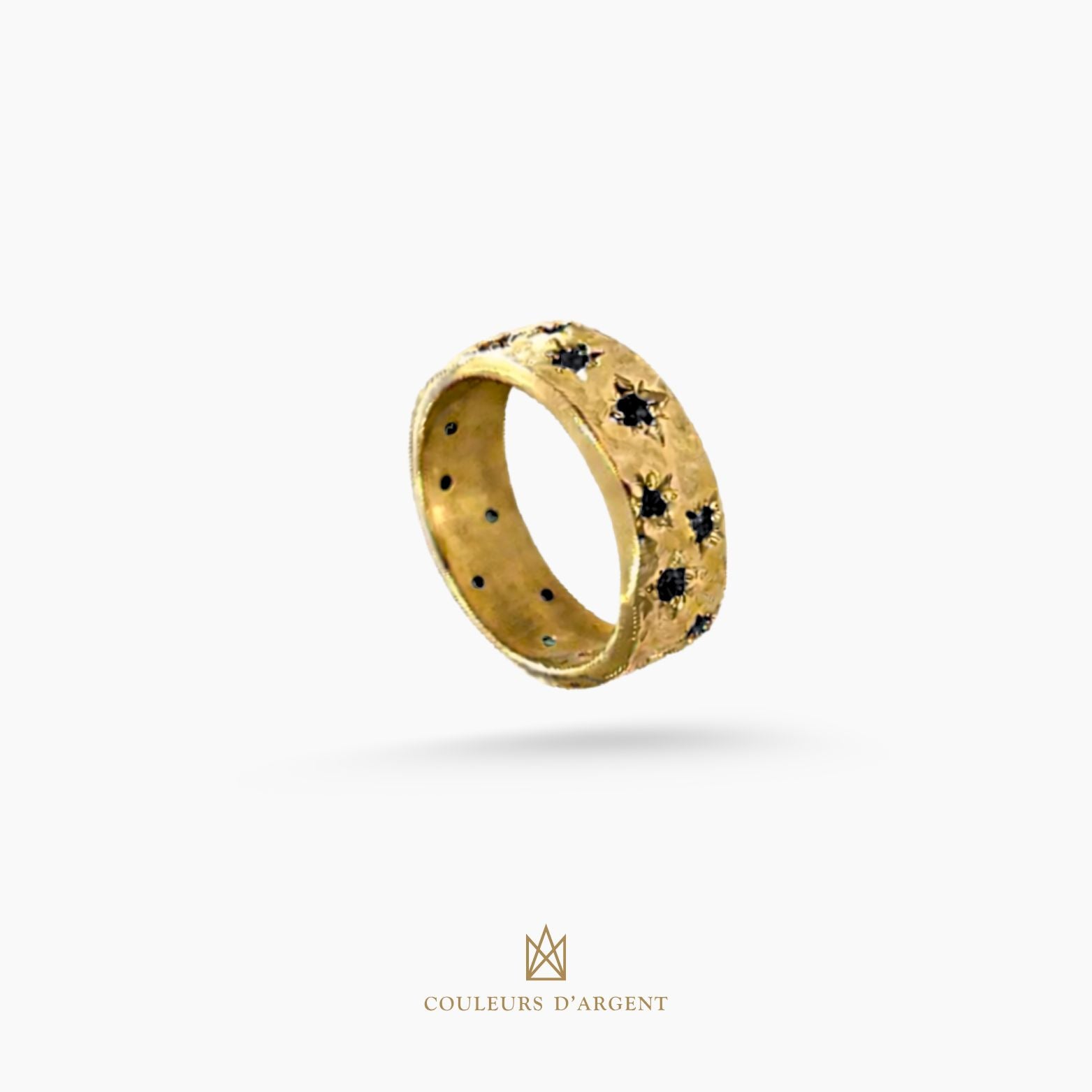 anel dourado de prata 925 com pedra natural ou sintética, plaqueado e banhado a ouro 18k e fotografado em fundo branco – Couleurs d’Argent