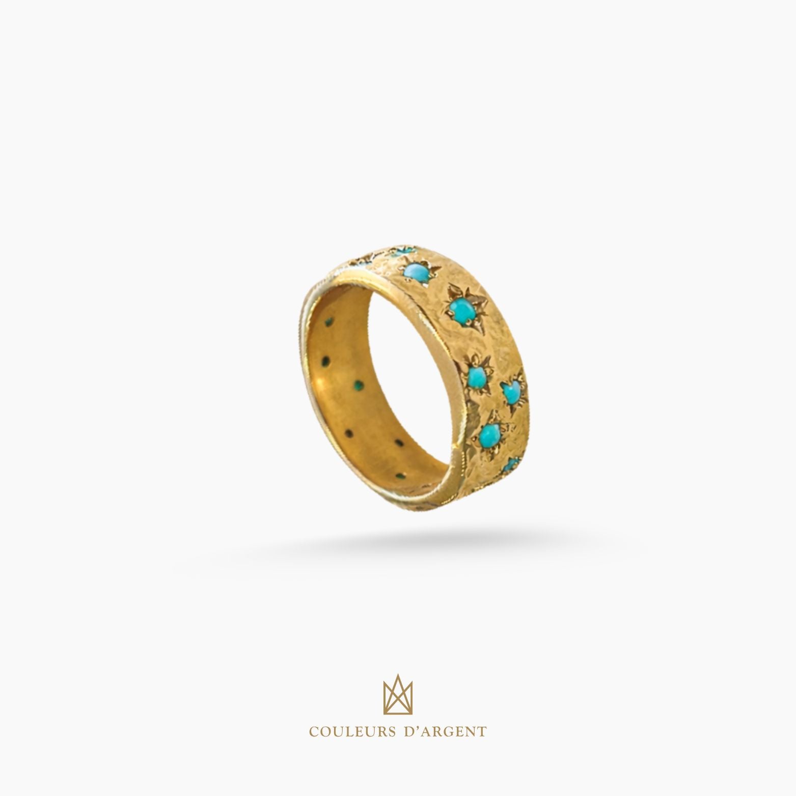 anel dourado de prata 925 com pedra natural ou sintética, plaqueado e banhado a ouro 18k e fotografado em fundo branco – Couleurs d’Argent

